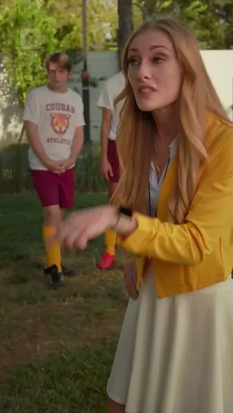 รักลับกลางสนาม