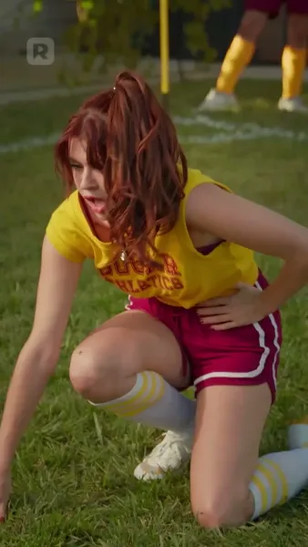 รักลับกลางสนาม