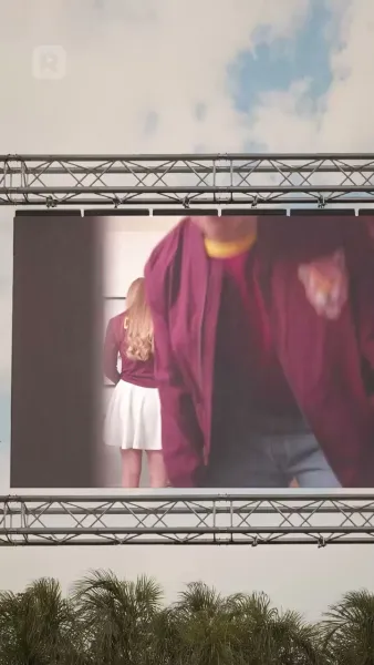 รักลับกลางสนาม