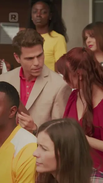 รักลับกลางสนาม