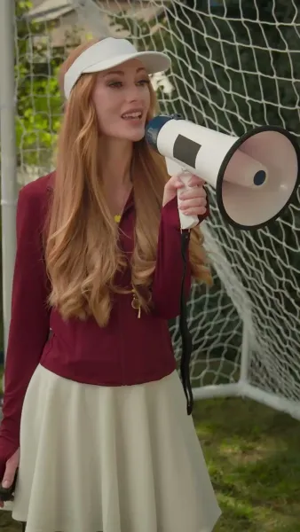 รักลับกลางสนาม