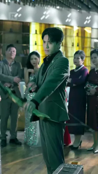 ชีวิตลับทั้งสามของสามีเศรษฐีฉัน