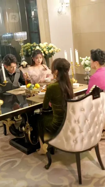 ชีวิตลับทั้งสามของสามีเศรษฐีฉัน