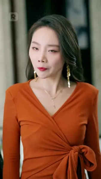 ชีวิตลับทั้งสามของสามีเศรษฐีฉัน