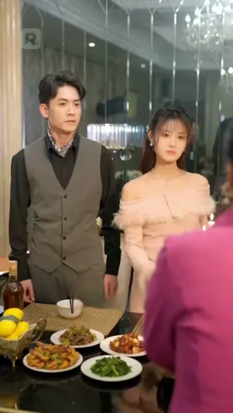 ชีวิตลับทั้งสามของสามีเศรษฐีฉัน