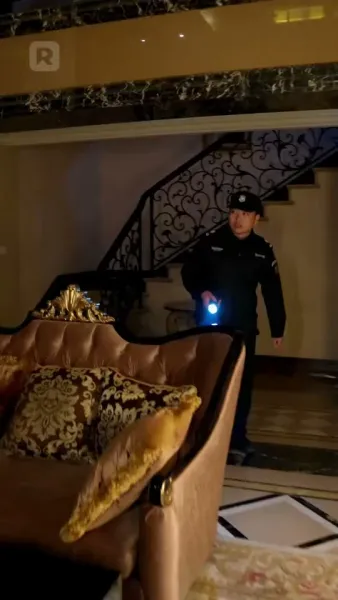 ชีวิตลับทั้งสามของสามีเศรษฐีฉัน