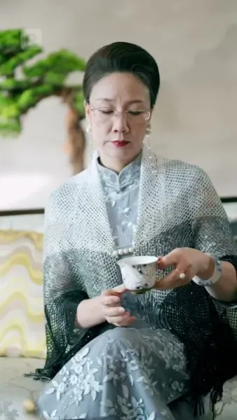 ชีวิตลับทั้งสามของสามีเศรษฐีฉัน