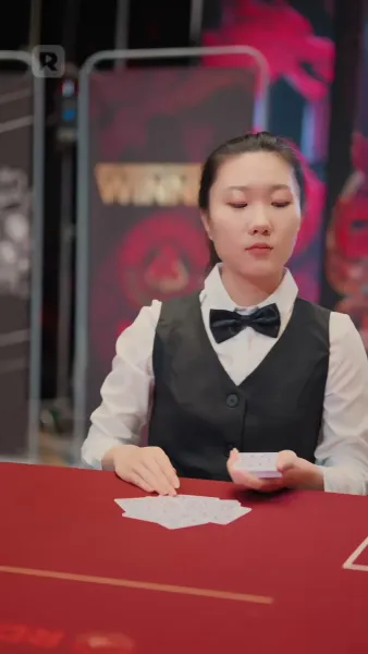 ราชินีคืนบัลลังก์ แพ้ทั้งโลกเพื่อชนะเธอ