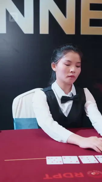 ราชินีคืนบัลลังก์ แพ้ทั้งโลกเพื่อชนะเธอ