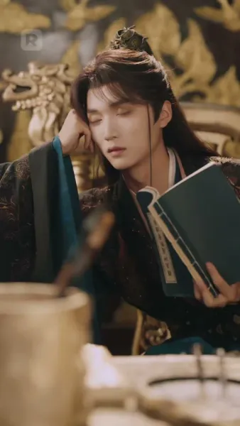 ดอกไม้ในวังวนอำนาจ