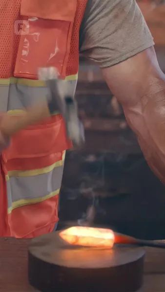 กองหลังคลุกฝุ่นหวนคืนสู่สนาม