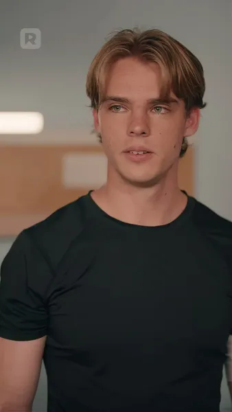 กองหลังคลุกฝุ่นหวนคืนสู่สนาม