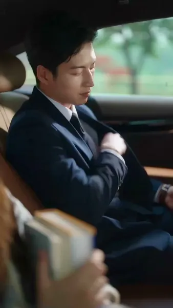 ซินเดอเรลล่ากับทายาทต้องสาป(พากย์ไทย) 