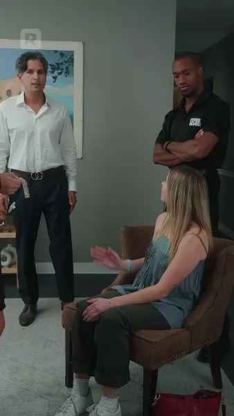 (พากย์) ทายาทที่แท้จริง VS ราชินีผึ้งตัวปลอม