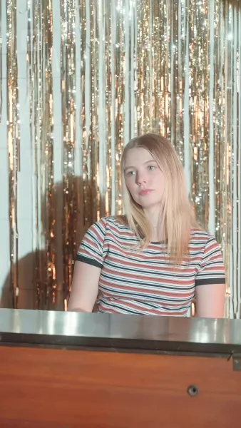 (พากย์) ทายาทที่แท้จริง VS ราชินีผึ้งตัวปลอม