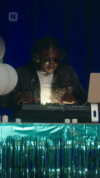 (พากย์) ทายาทที่แท้จริง VS ราชินีผึ้งตัวปลอม