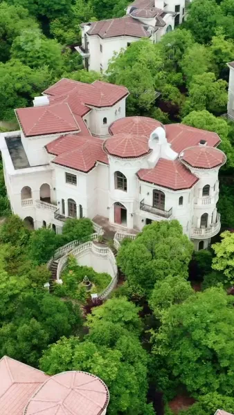 น้องสาวสุดโหด ราชินีตัวแม่