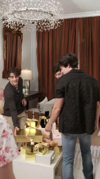 สามพี่ชายสายสปอยล์