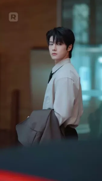 ถูกชุบชีวิตที่ขอบปากผา