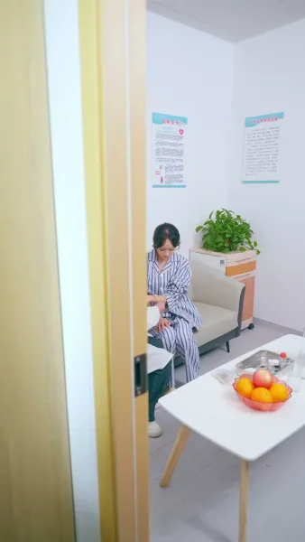 โลกสว่างขึ้น ตั้งแต่เธอจูบ