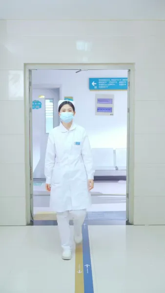 โลกสว่างขึ้น ตั้งแต่เธอจูบ