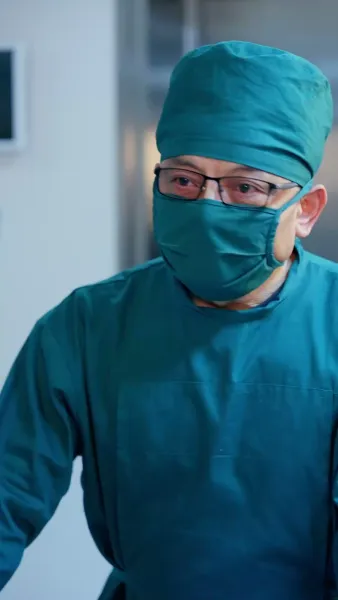 โลกสว่างขึ้น ตั้งแต่เธอจูบ