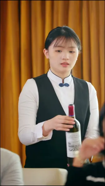 โลกสว่างขึ้น ตั้งแต่เธอจูบ