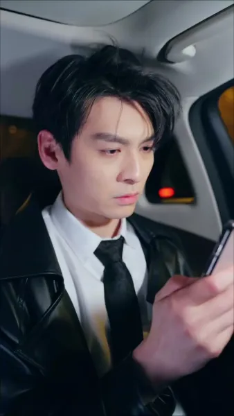 โลกสว่างขึ้น ตั้งแต่เธอจูบ