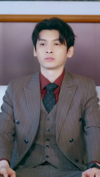 โลกสว่างขึ้น ตั้งแต่เธอจูบ