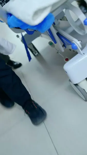 โลกสว่างขึ้น ตั้งแต่เธอจูบ