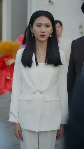 เธอกลับมา อย่างรุ่งโรจน์