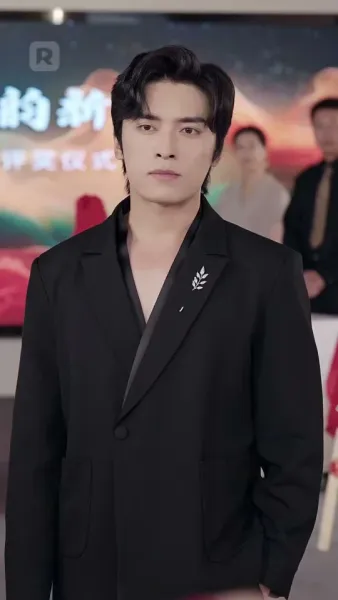 ซ่อนรักใต้เงาแค้น