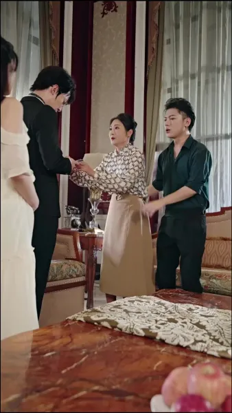 เกิดใหม่มาเป็นแฟนน้าชายชั่ว