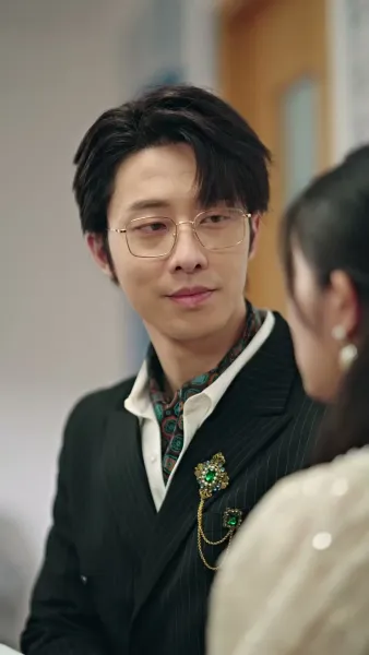 เกิดใหม่มาเป็นแฟนน้าชายชั่ว