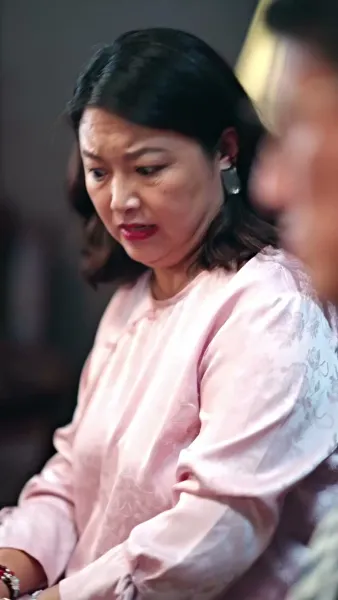 เกิดใหม่มาเป็นแฟนน้าชายชั่ว