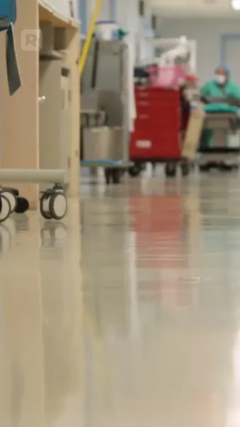 อัศวินในชุดส่องแสง