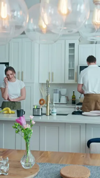 อัศวินในชุดส่องแสง