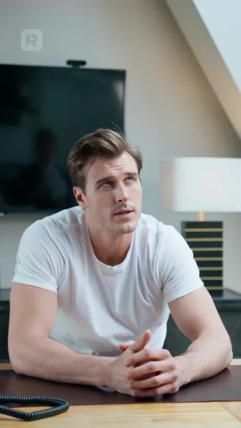 อัศวินในชุดส่องแสง