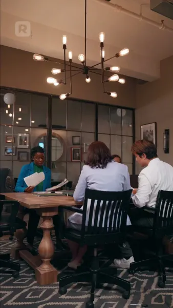 อัศวินในชุดส่องแสง