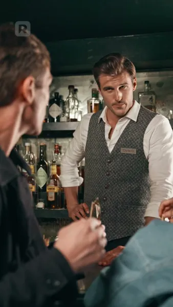 อัศวินในชุดส่องแสง