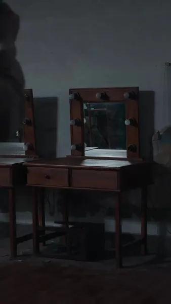 คู่ปรับล่าเงาอดีต