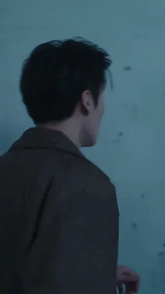 คู่ปรับล่าเงาอดีต