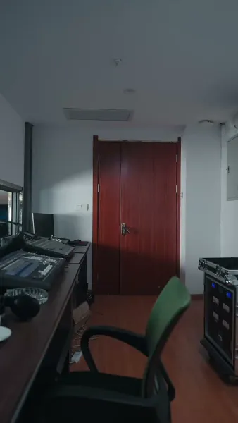 คู่ปรับล่าเงาอดีต