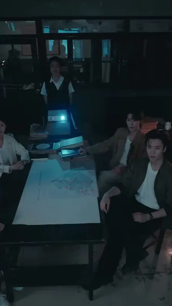 คู่ปรับล่าเงาอดีต