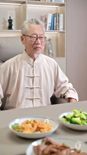 คุณตาวัย 10 ขวบ: เทพเจ้าหมากรุกคืนถิ่น