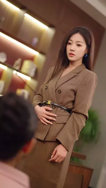 กลายเป็นแม่เลี้ยงของศัตรูตัวฉกาจ