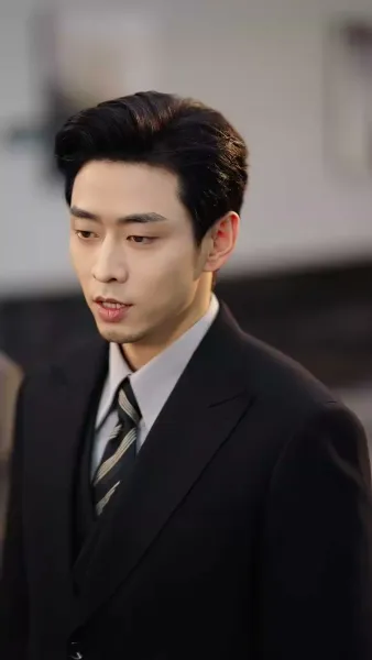 กลายเป็นแม่เลี้ยงของศัตรูตัวฉกาจ