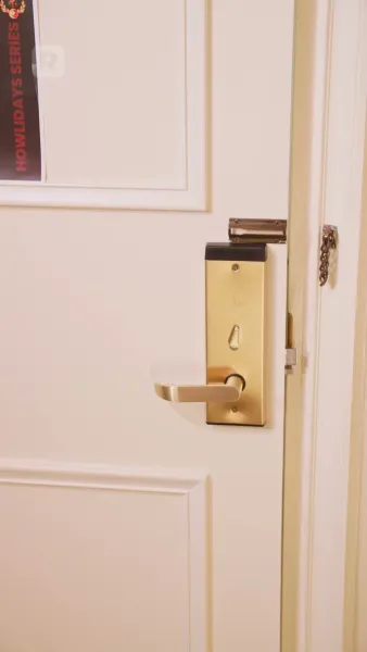 ถูกอัลฟ่าของเธอยึดครอง