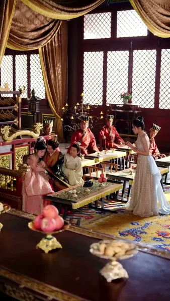 ฮองเฮาจอมไฮเทค