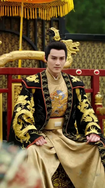 ฮองเฮาจอมไฮเทค